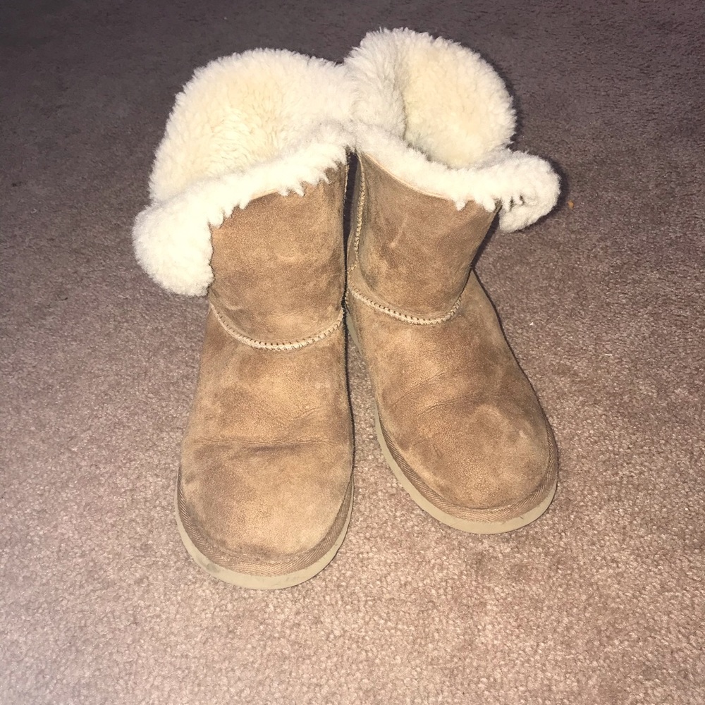 Bailey Button Uggs - image 1